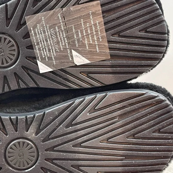 The Fluff you Slippers by UGG - Picture 10 of 11